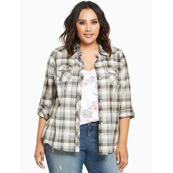 Torrid | Plaid Camp Shirt Size 4 - Picture 13 of 14